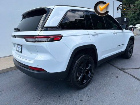 Certified 2023 Jeep Grand Cherokee Altitude AWD/4WD image 11