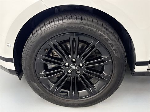 Certified 2024 Land Rover Range Rover Evoque Dynamic SE image 31