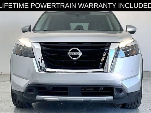 Used 2025 Nissan Pathfinder Platinum w/ Cargo Package AWD/4WD image 5