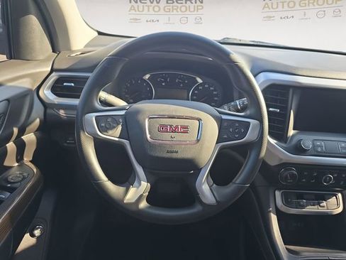 Used 2023 GMC Acadia SLE w/ Driver Convenience Package FWD image 12
