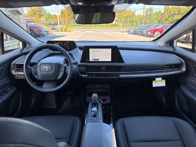 Used 2023 Toyota Prius XLE FWD image 12