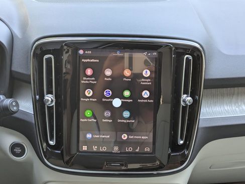 New 2026 Volvo XC40 B4 Plus w/ Climate Package FWD image 18