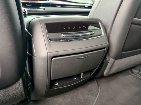 Certified 2022 Cadillac Escalade Luxury image 32