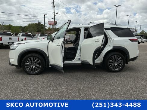 Used 2023 Nissan Pathfinder SL w/ SL Premium Package image 31