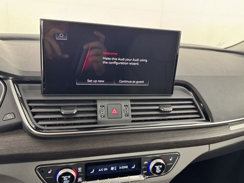 Used 2024 Audi Q5 e Premium Plus w/ Premium Plus Package image 13