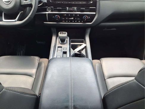 Used 2023 Nissan Pathfinder SL w/ Black Appearance Package FWD image 12