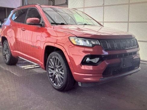 Used 2022 Jeep Compass Limited AWD/4WD image 11
