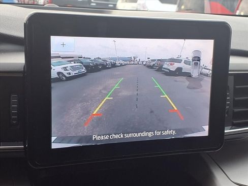 Used 2020 Ford Explorer XLT w/ Equipment Group 202A image 4