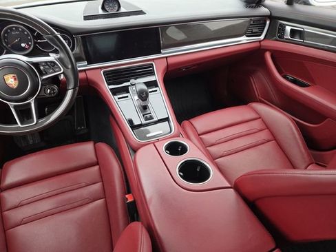 Used 2017 Porsche Panamera Turbo image 34