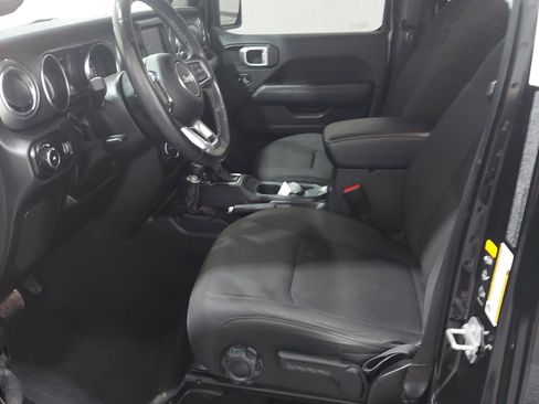 Used 2023 Jeep Wrangler Unlimited Sahara w/ Cold Weather Group AWD/4WD image 15