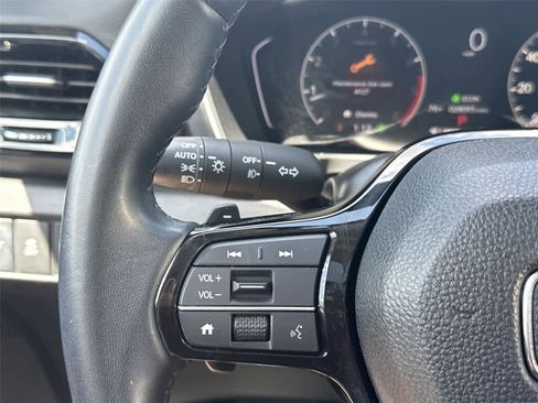 Used 2025 Honda Pilot Touring image 18