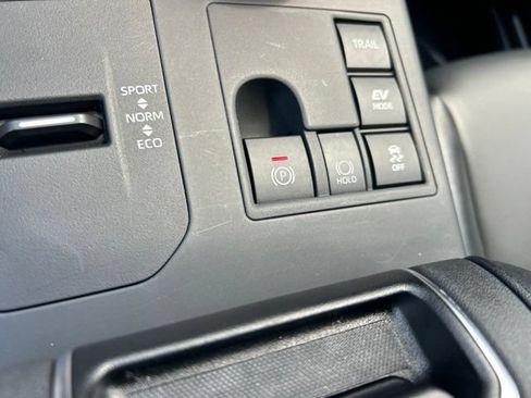 Used 2026 Toyota Highlander XLE AWD/4WD image 30