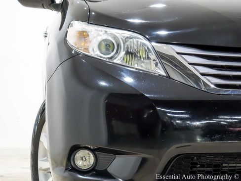 Used 2016 Toyota Sienna XLE w/ XLE Navigation Package AWD/4WD image 6