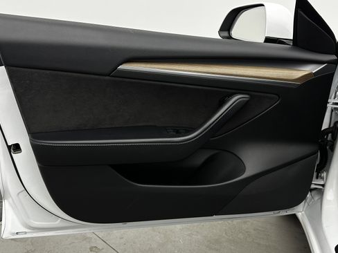 Used 2021 Tesla Model 3 Standard Range Plus image 12