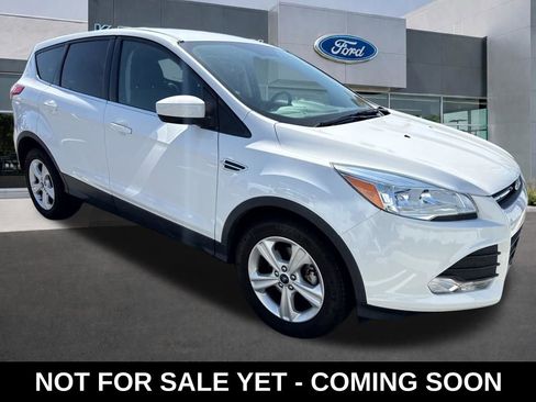 Used 2016 Ford Escape SE image 1
