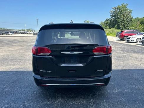 Used 2020 Chrysler Pacifica Limited FWD image 65