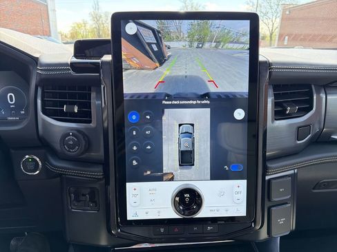 Used 2025 Ford F150 Lightning Platinum AWD/4WD image 25