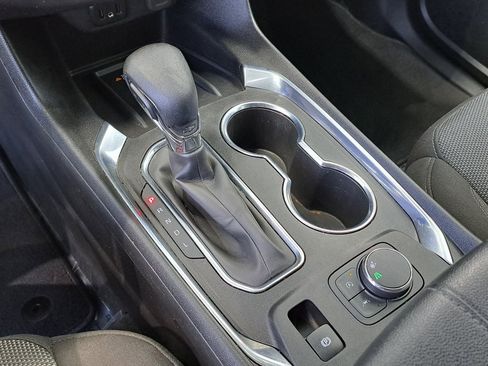 Used 2023 Chevrolet Traverse LT image 20