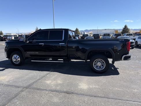 Used 2025 GMC Sierra 3500 SLT w/ SLT Convenience Package AWD/4WD image 4