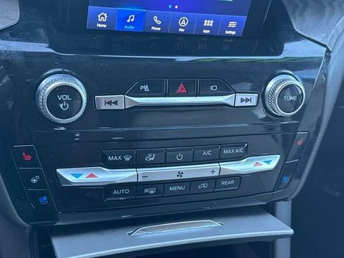 Used 2022 Ford Explorer Platinum w/ Equipment Group 601A image 25