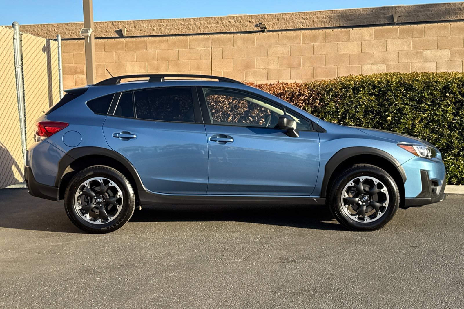 Used 2022 Subaru Crosstrek 2.0i AWD/4WD image 3