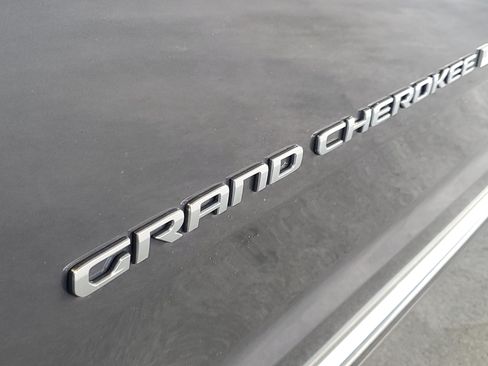 Used 2022 Jeep Grand Cherokee L Summit w/ Advanced Protech Group IV RWD image 5