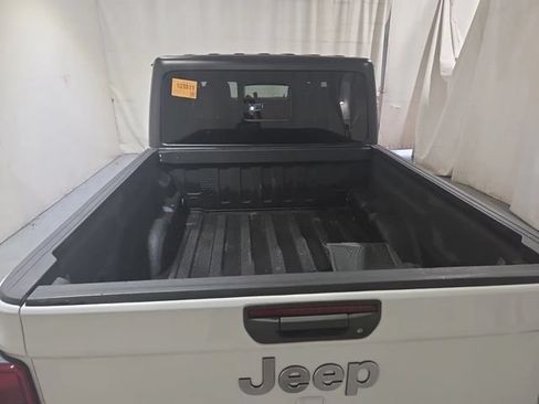 Used 2022 Jeep Gladiator Overland w/ Popular Equipment Package AWD/4WD image 19