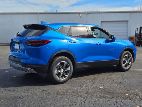 New 2025 Chevrolet Blazer LT image 4