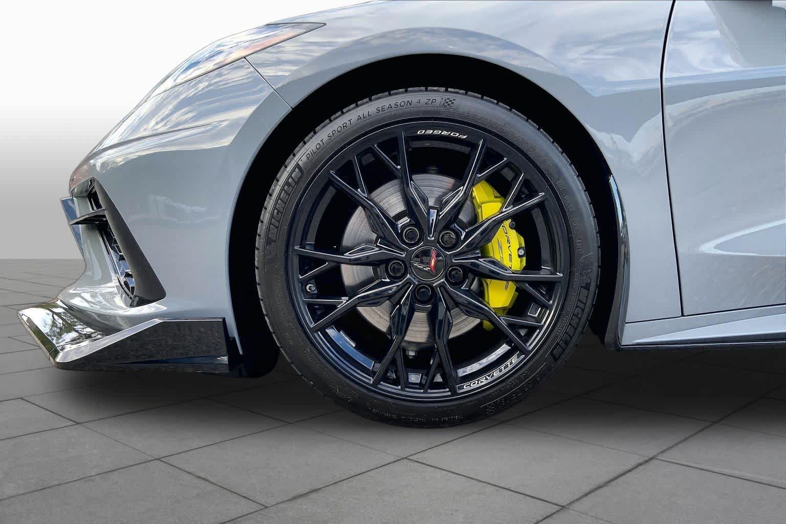 Used 2024 Chevrolet Corvette Stingray Premium Cpe w/ Z51 Performance Package RWD image 11