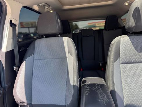 Used 2017 Ford Escape SE FWD image 18