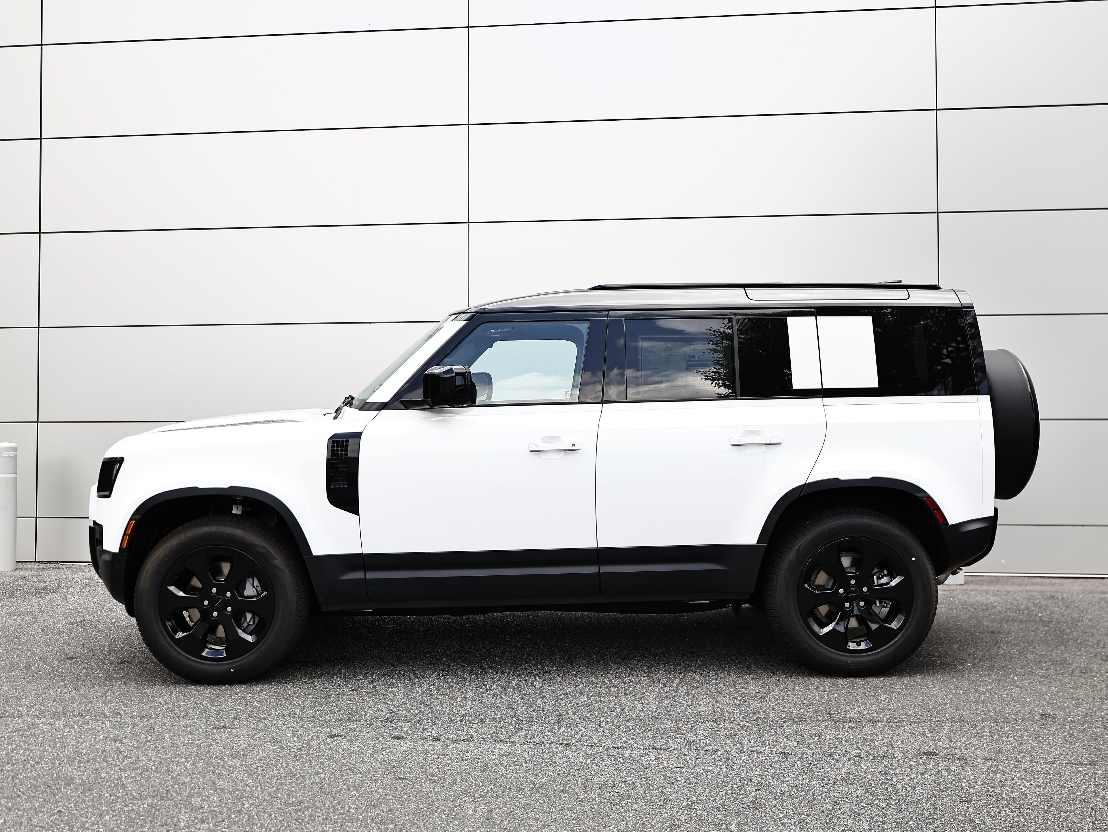 New 2026 Land Rover Defender 110 S AWD/4WD image 4