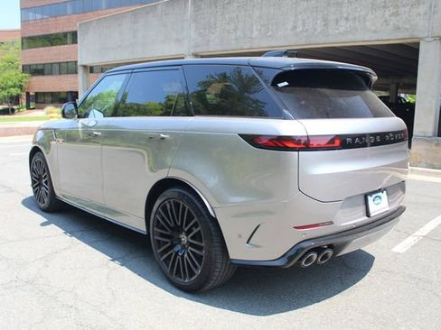 Used 2024 Land Rover Range Rover Sport image 11