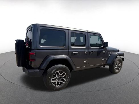 Used 2025 Jeep Wrangler Unlimited Sahara AWD/4WD image 15