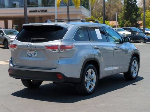 Used 2016 Toyota Highlander Limited Platinum FWD image 5
