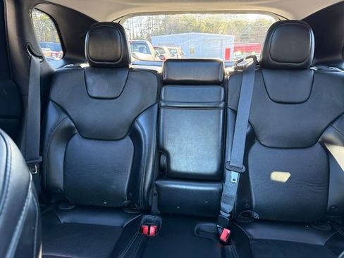 Used 2019 Jeep Cherokee Limited image 24