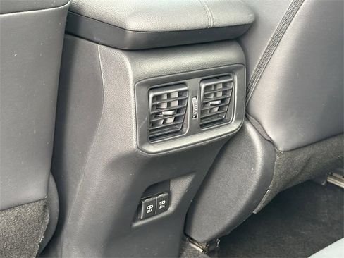 Used 2020 Toyota RAV4 XLE Premium image 29