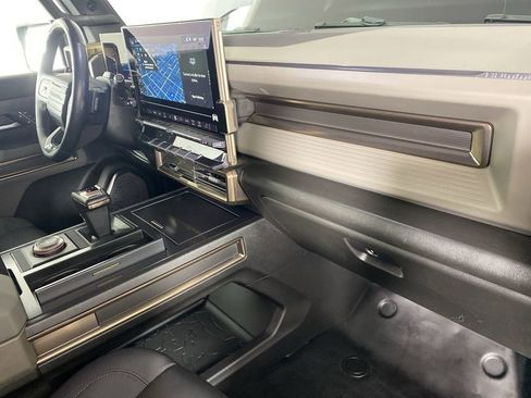 Used 2025 GMC Hummer EV 2X image 31