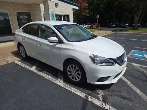 Used 2019 Nissan Sentra SV FWD image 4