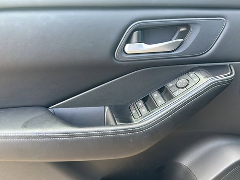 Certified 2025 Nissan Rogue SV image 16