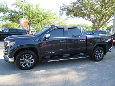 Used 2022 GMC Sierra 1500 SLT w/ SLT Premium Plus Package image 4