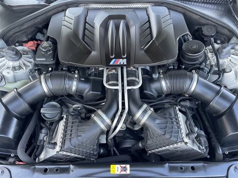 Used 2013 BMW M5 RWD image 2