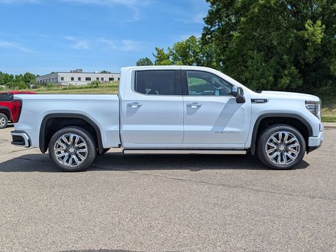 New 2026 GMC Sierra 1500 Denali w/ Denali Reserve Package AWD/4WD image 8