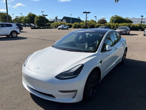 Used 2023 Tesla Model 3 Standard Range RWD image 3