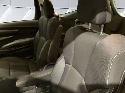 Used 2024 Subaru Ascent Premium w/ Convenience Package image 18