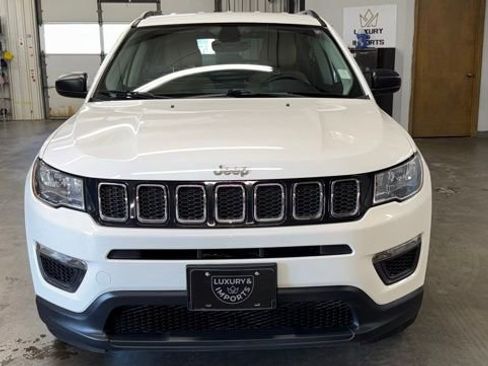 Used 2018 Jeep Compass Sport FWD image 3