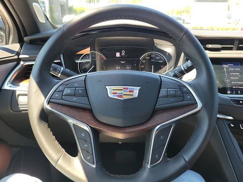 Certified 2023 Cadillac XT5 Premium Luxury FWD image 38