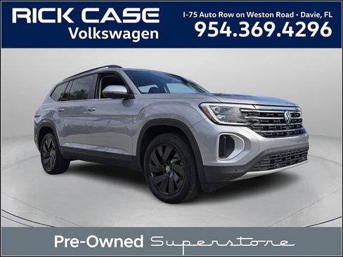 Certified 2025 Volkswagen Atlas SE w/ Panoramic Sunroof Package image 1