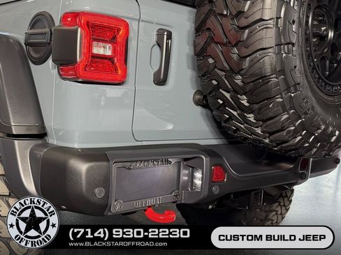 Used 2024 Jeep Wrangler Unlimited Rubicon w/ Capability Package AWD/4WD image 18
