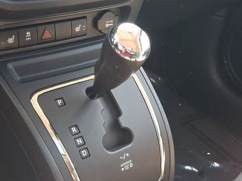 Used 2015 Jeep Patriot Latitude w/ Sun/Sound Group AWD/4WD image 16