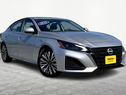 Used 2023 Nissan Altima 2.5 SV